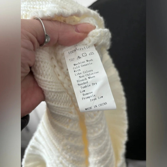 Choies | 100% Acrylic Cold Shoulder Knit Sweater | Size XL - Picture 3 of 9